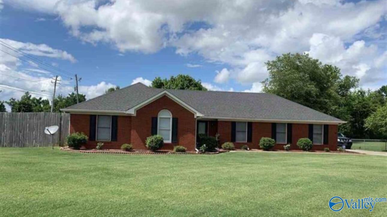 Property Photo:  101 Hickory Trail Drive  AL 35749 