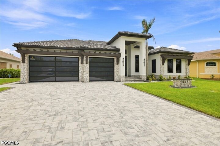 Property Photo: 2517 SW 38th Street FL 33914