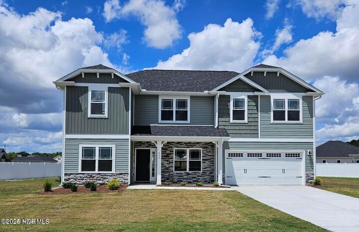 Property Photo: 914 Nassau Court NC 28560