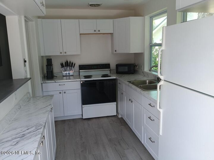 Property Photo: 215 Oleander Street A FL 32266