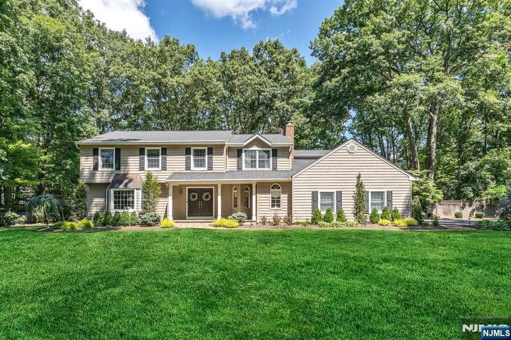 Property Photo:  65 W Walnut Street  NJ 07430 