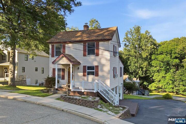 Property Photo:  72 Arch Street  NJ 07405 