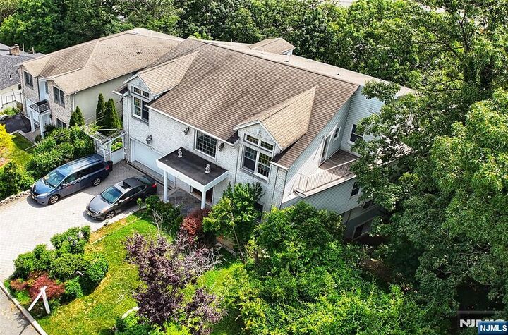 Property Photo:  2186 Jones Road  NJ 07024 