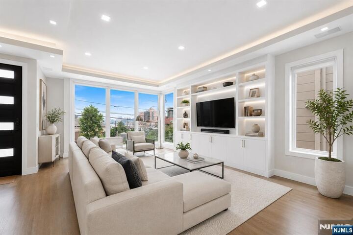 Property Photo:  506 Undercliff Avenue  NJ 07020 