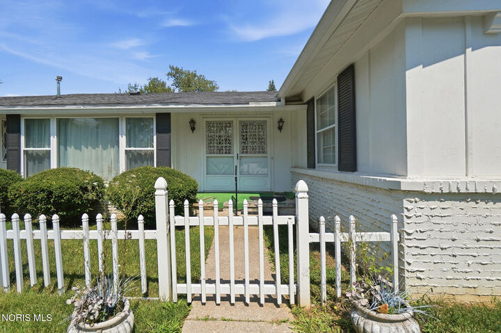 Property Photo: 3840 Inverness Avenue OH 43607