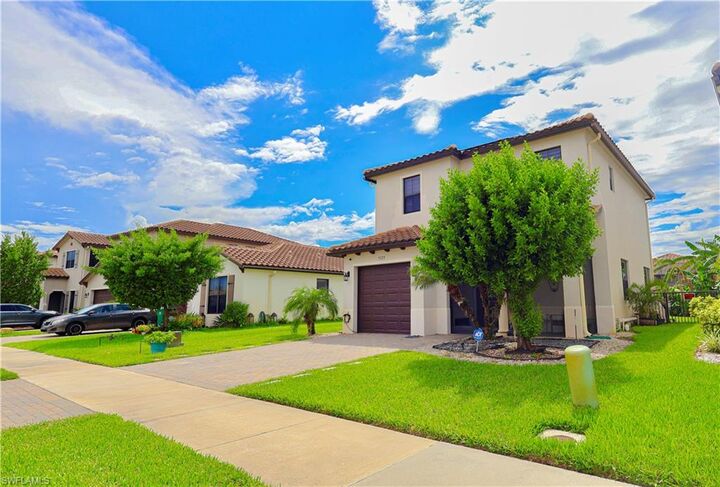 Property Photo: 5529 Aquila Ave FL 34142