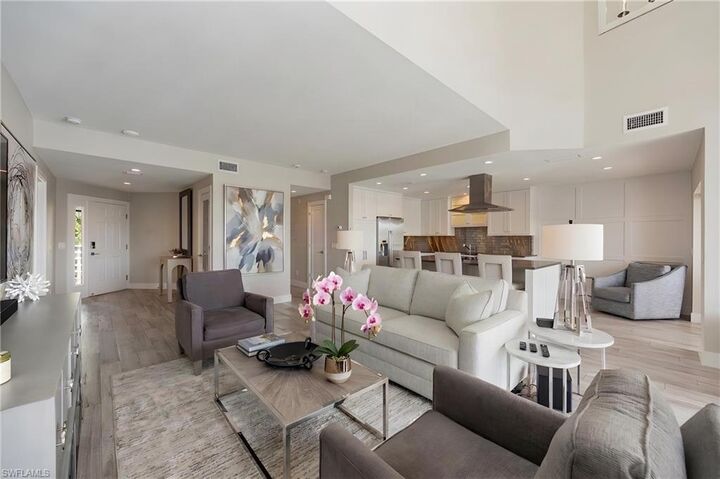 Property Photo: 4530 Gulf Shore Blvd N 2-212 FL 34103