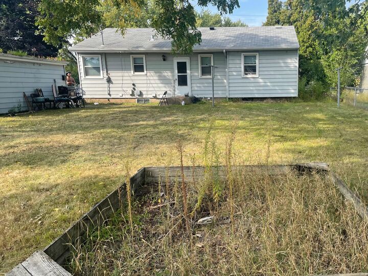 Property Photo:  150 Roselawn Avenue E  MN 55117 