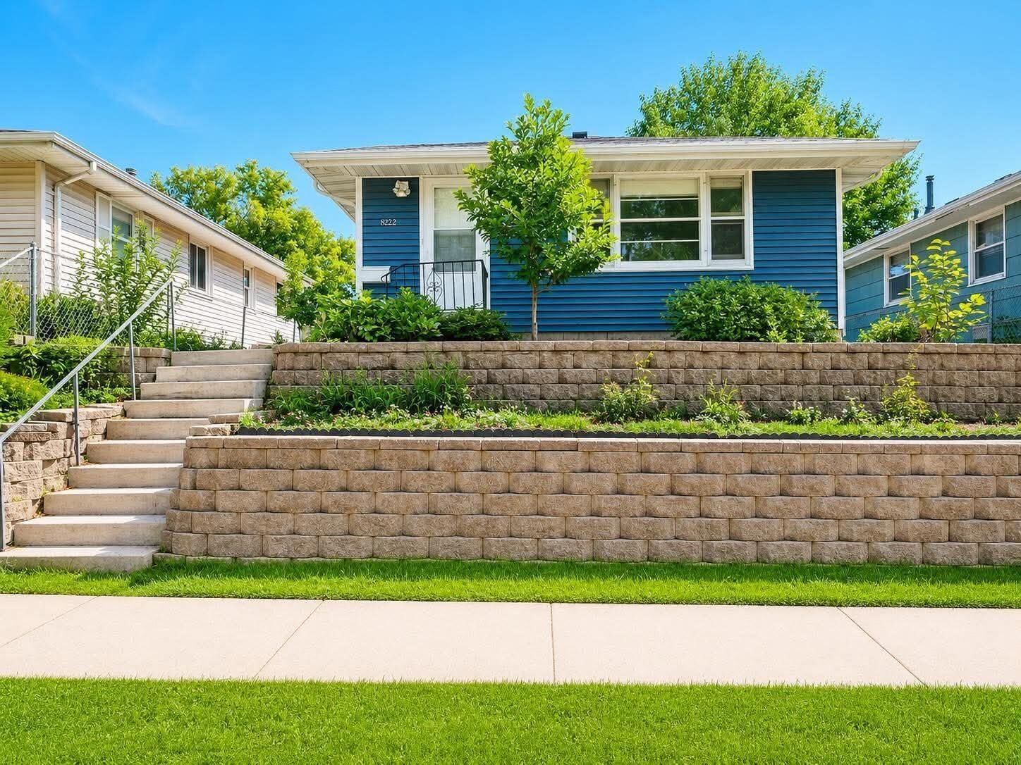 Property Photo: 822 Morgan Avenue N MN 55411