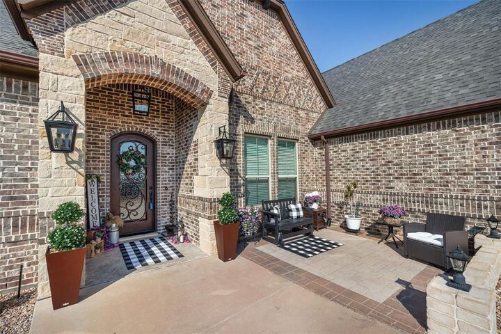 Photo de la propriété:  329 Kenyon Court  TX 76049 