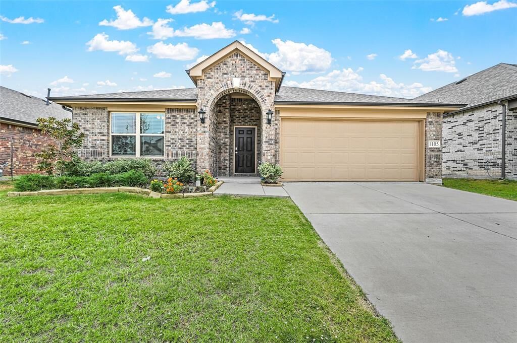 Property Photo:  1105 Faringdon Drive  TX 75409 