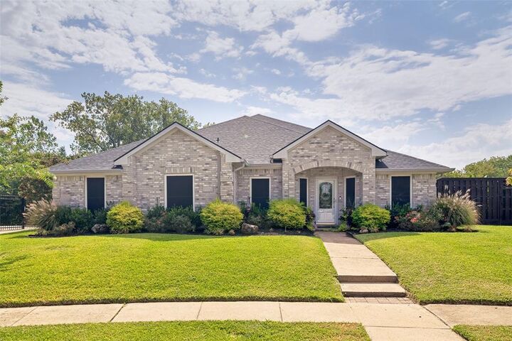 Property Photo: 2202 Country Hollow Lane TX 75040