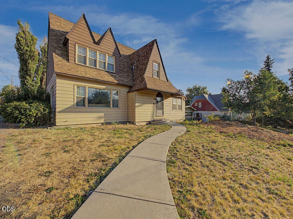 Property Photo:  1962 Manzanita Street  OR 97601 