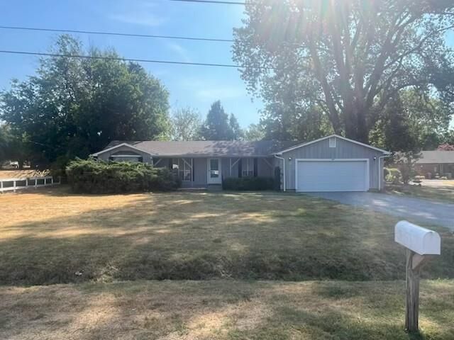 Property Photo: 2707 SW 24th Avenue SW Street OK 73072