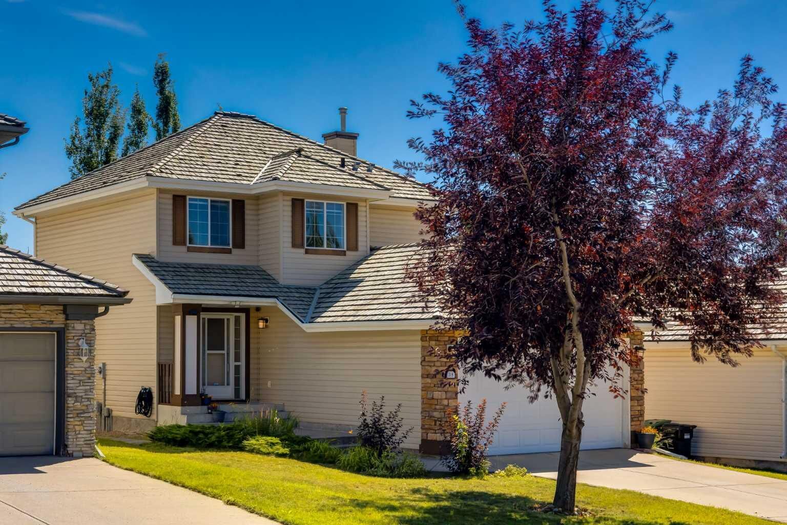 Property Photo:  38 Spring Crescent SW  AB T3H 3V2 