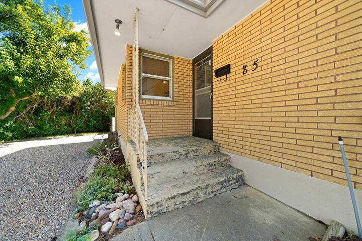 Property Photo:  85 Huckvale Crescent SW  AB T1C 0A6 