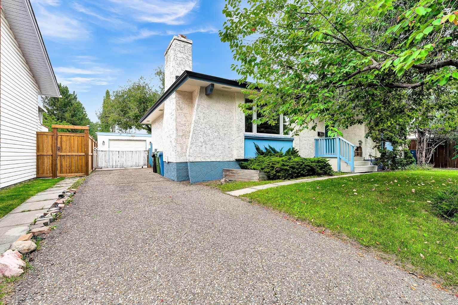 Property Photo: 6547 Dalrymple Way NW AB T3A 1S1