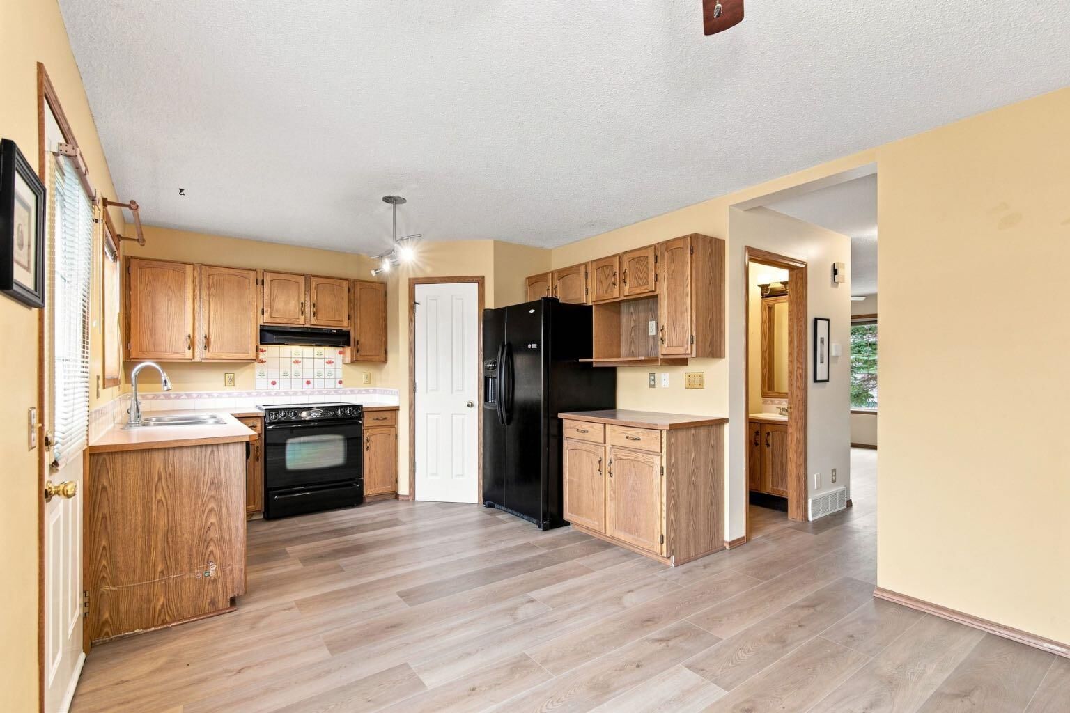 Property Photo:  219 Coral Springs Circle NE  AB T3J 3P7 