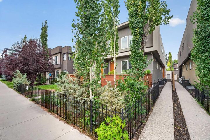 Property Photo:  1810 Kensington Road NW 2  AB T2N 3R3 