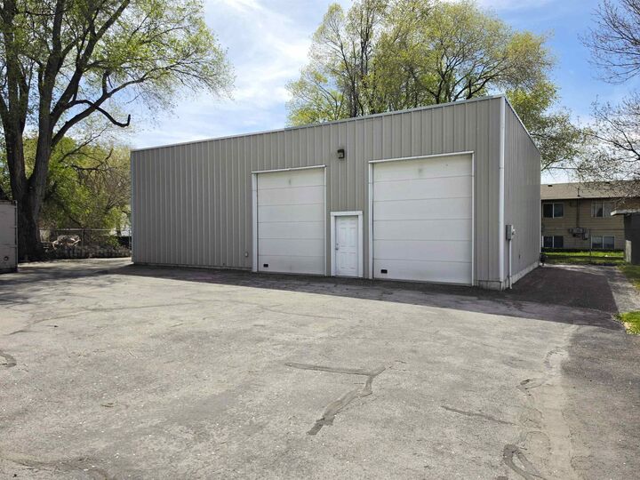 Property Photo: 3991 Hawthorne Rd ID 83201