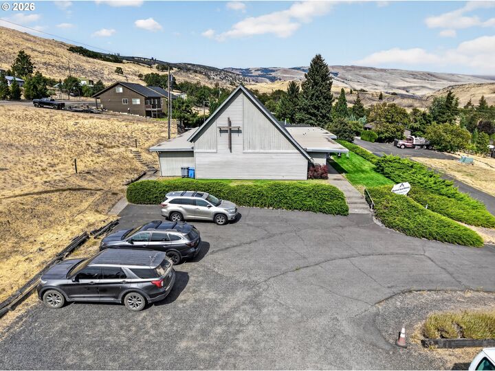 Property Photo: 1122 Oak St OR 97058