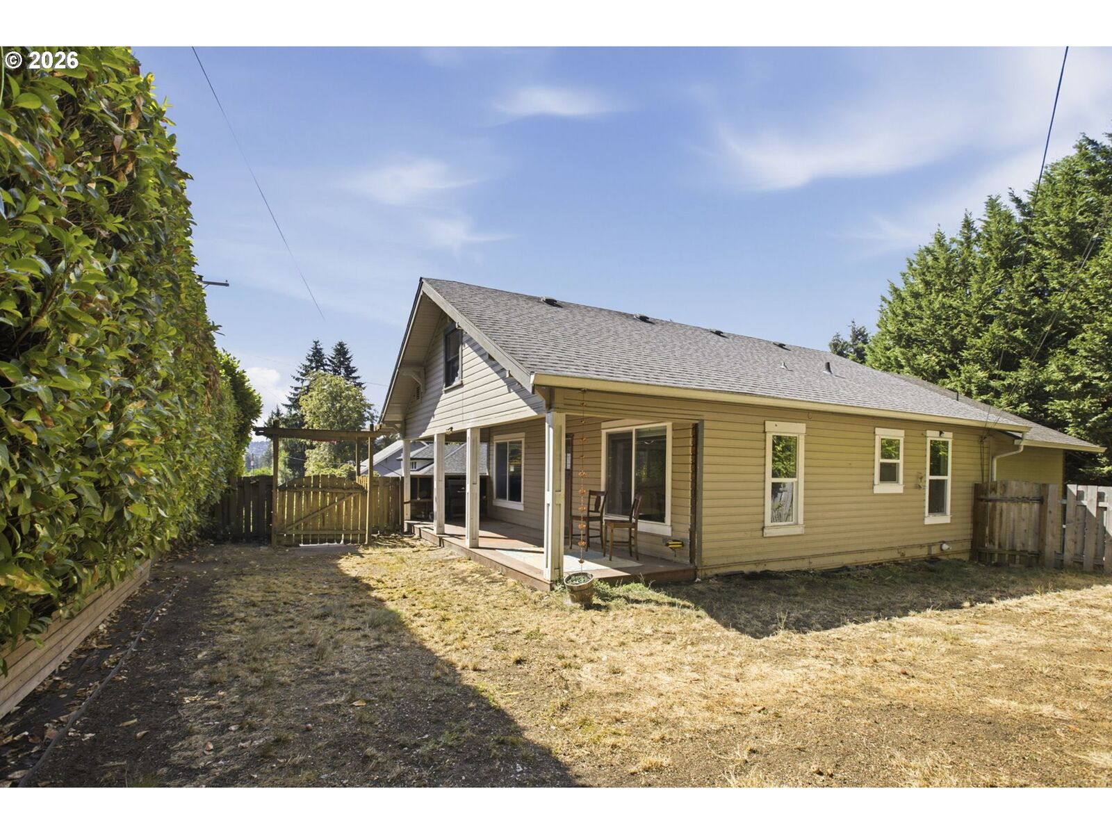 Property Photo: 14827 SE River Rd OR 97267