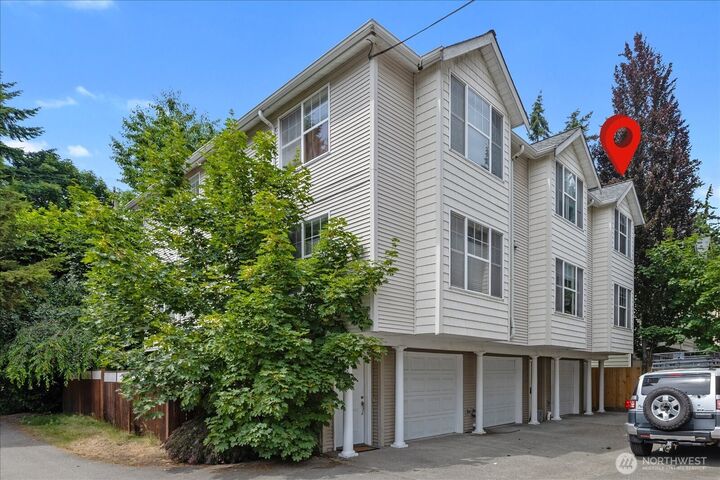 Property Photo:  13716  Midvale Avenue N C  WA 98133 