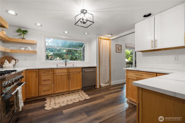 Property Photo:  3331 SE Summer Place  WA 98366 