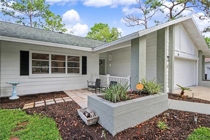 Property Photo:  10 Colubrina Court  FL 34446 