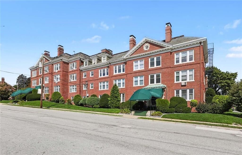 Property Photo:  242 President Avenue 7  RI 02906 