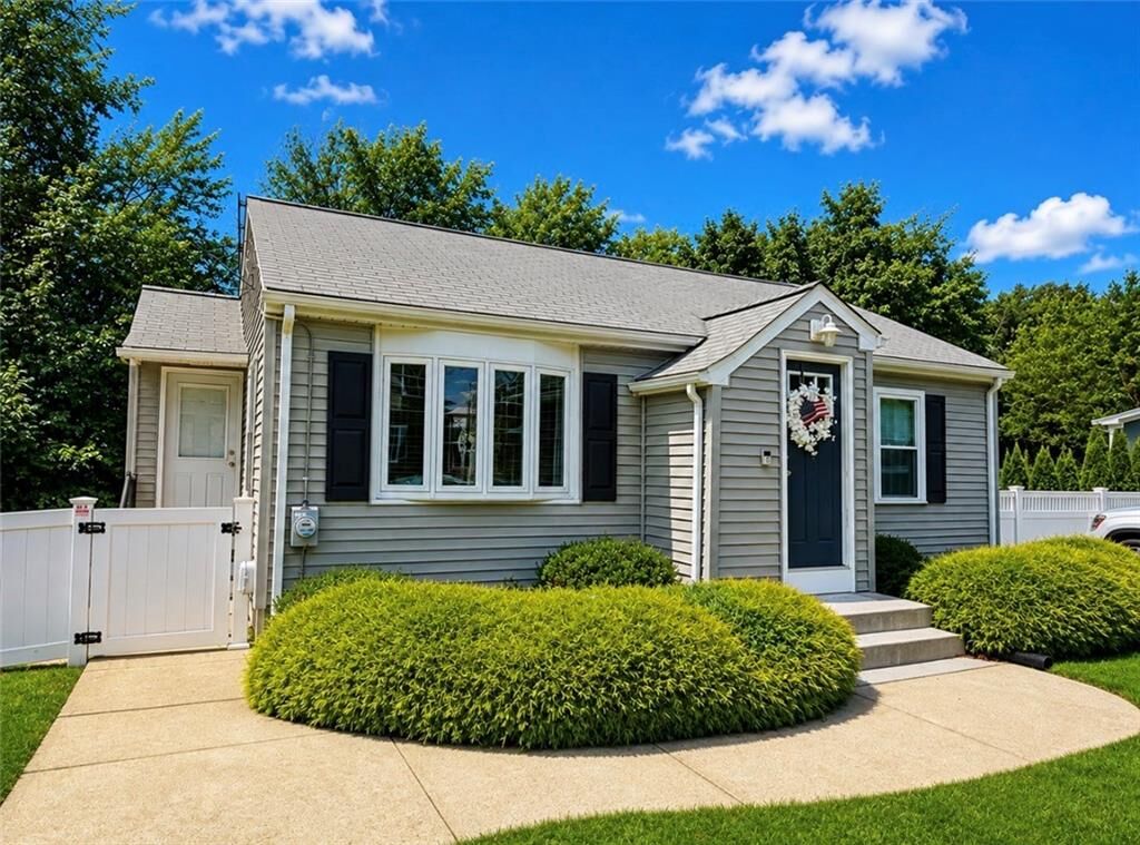 Property Photo:  10 Biltmore Avenue  RI 02864 
