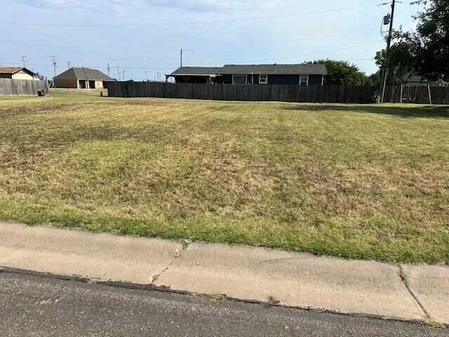 Property Photo:  413 Harvest Lane  KS 67101 