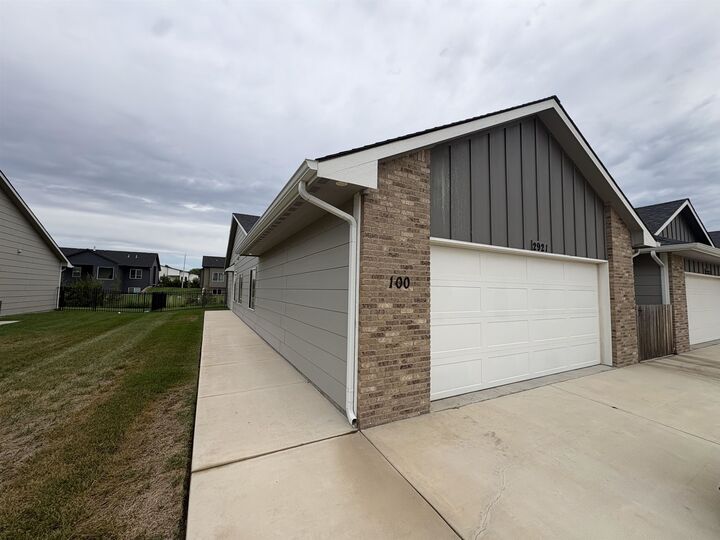 Property Photo:  2921 S Maize Ct  KS 67215 