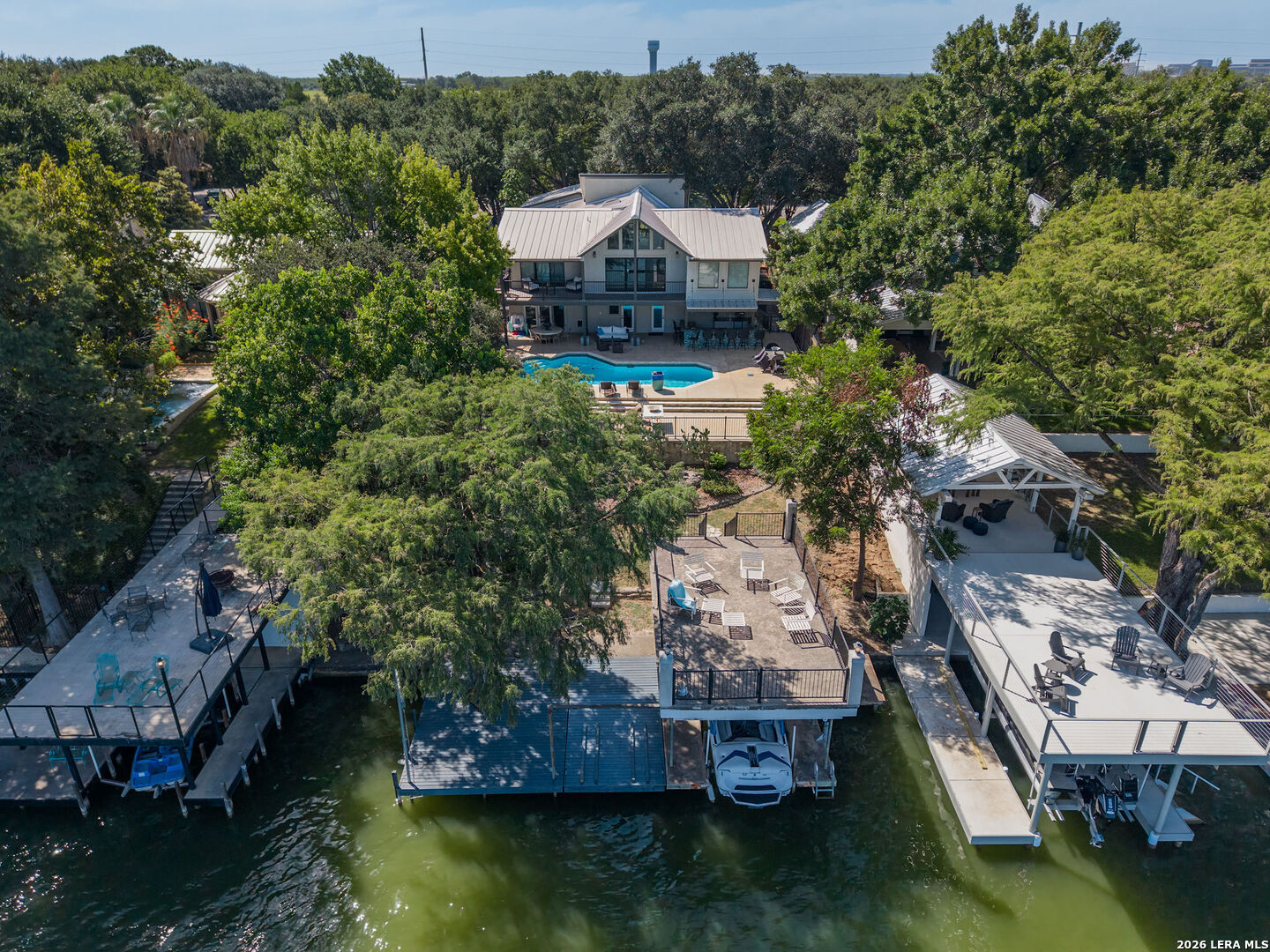 Property Photo:  180 Lake Ridge Dr  TX 78155 