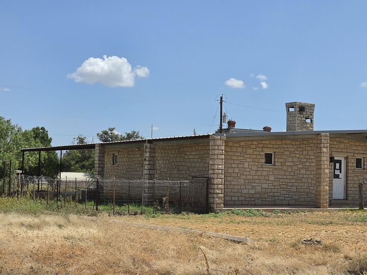 Property Photo:  306 N 13th Street  TX 76821 