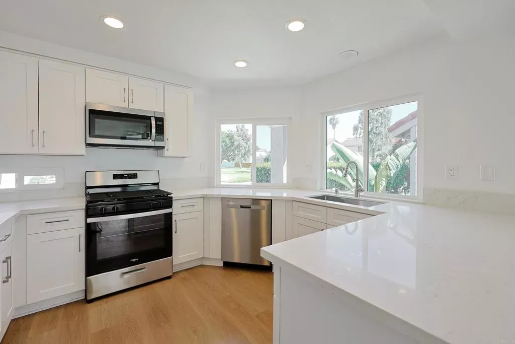 Property Photo:  249 Blackbird Way  CA 92057 