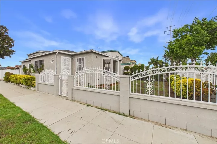 Property Photo:  741 W Hill  CA 90806 