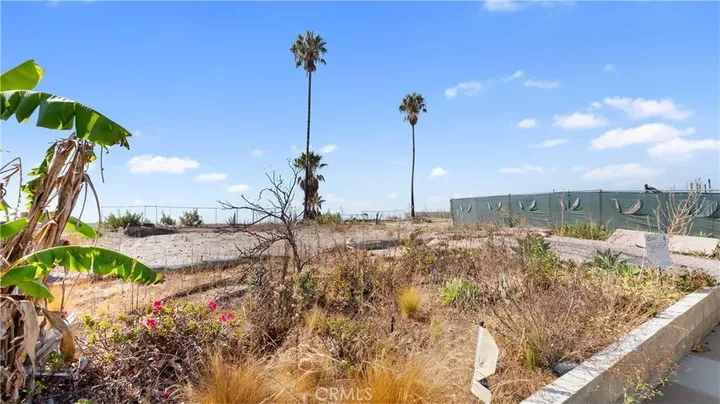 Property Photo: 18434 Clifftop CA 90265