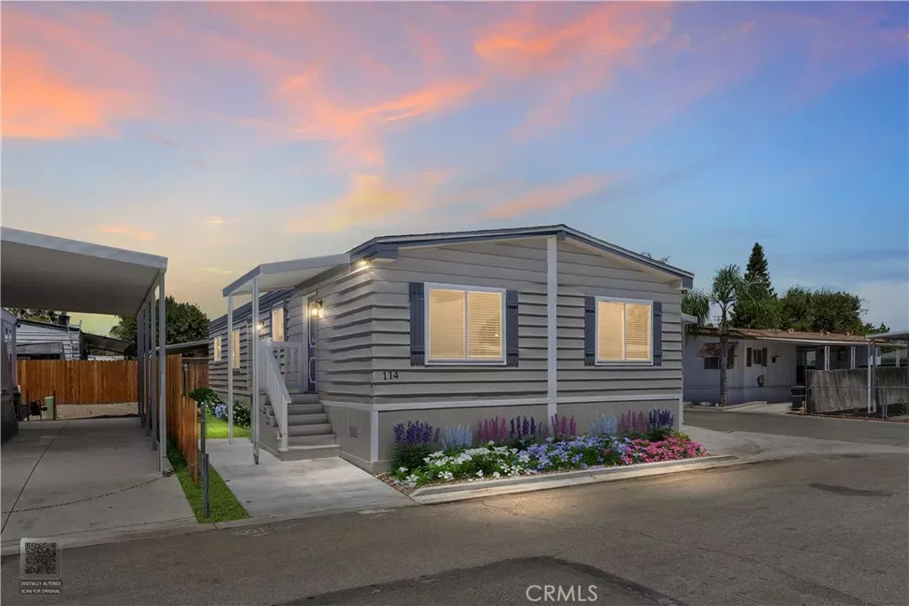 Property Photo: 114 Cedarwood CA 93308