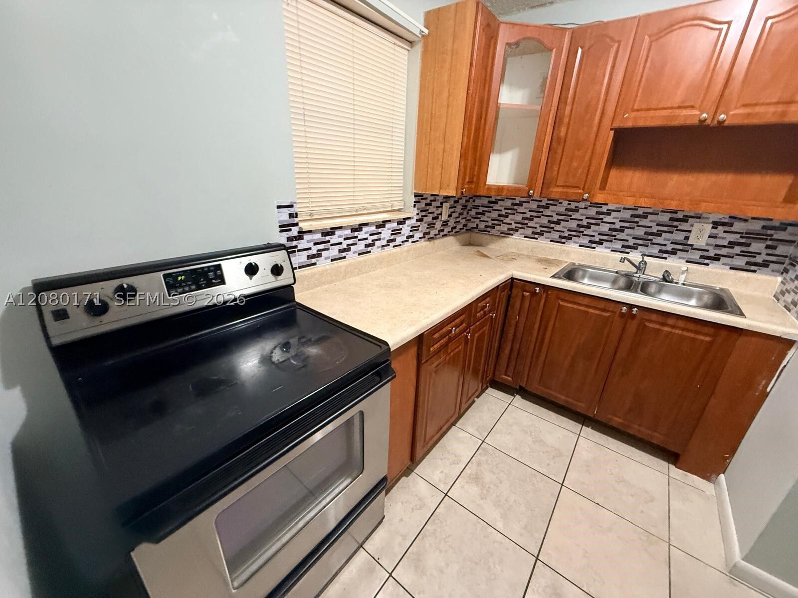 Property Photo:  525 W 69th St 106  FL 33014 