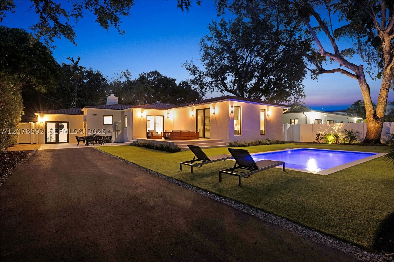 Property Photo:  558 NE 94th St  FL 33138 