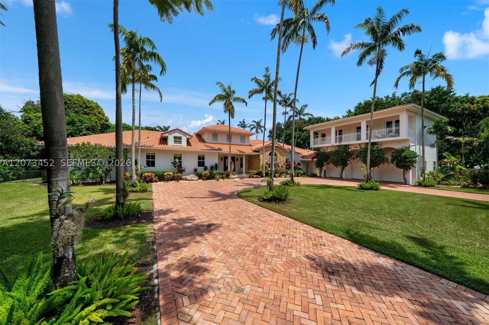 Property Photo:  6235 Rolling Road Dr  FL 33156 