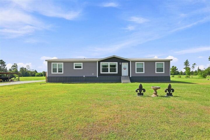 Property Photo:  328 Doe Road  LA 70657 