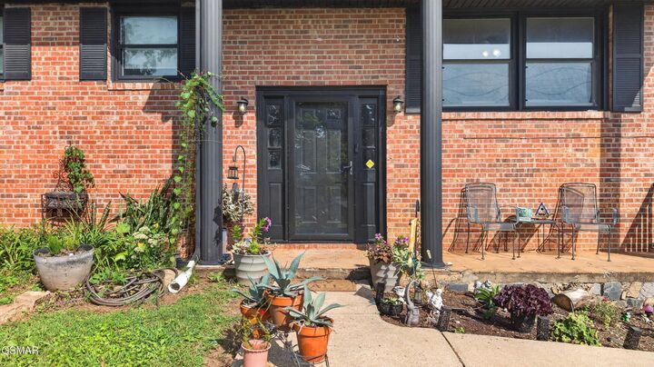 Property Photo: 516 Foothills Road TN 37663