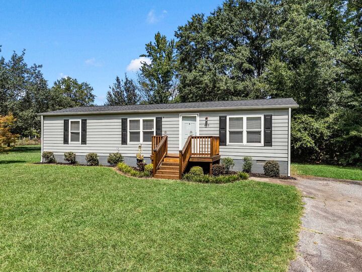 Property Photo: 499 Murph Road SC 29374