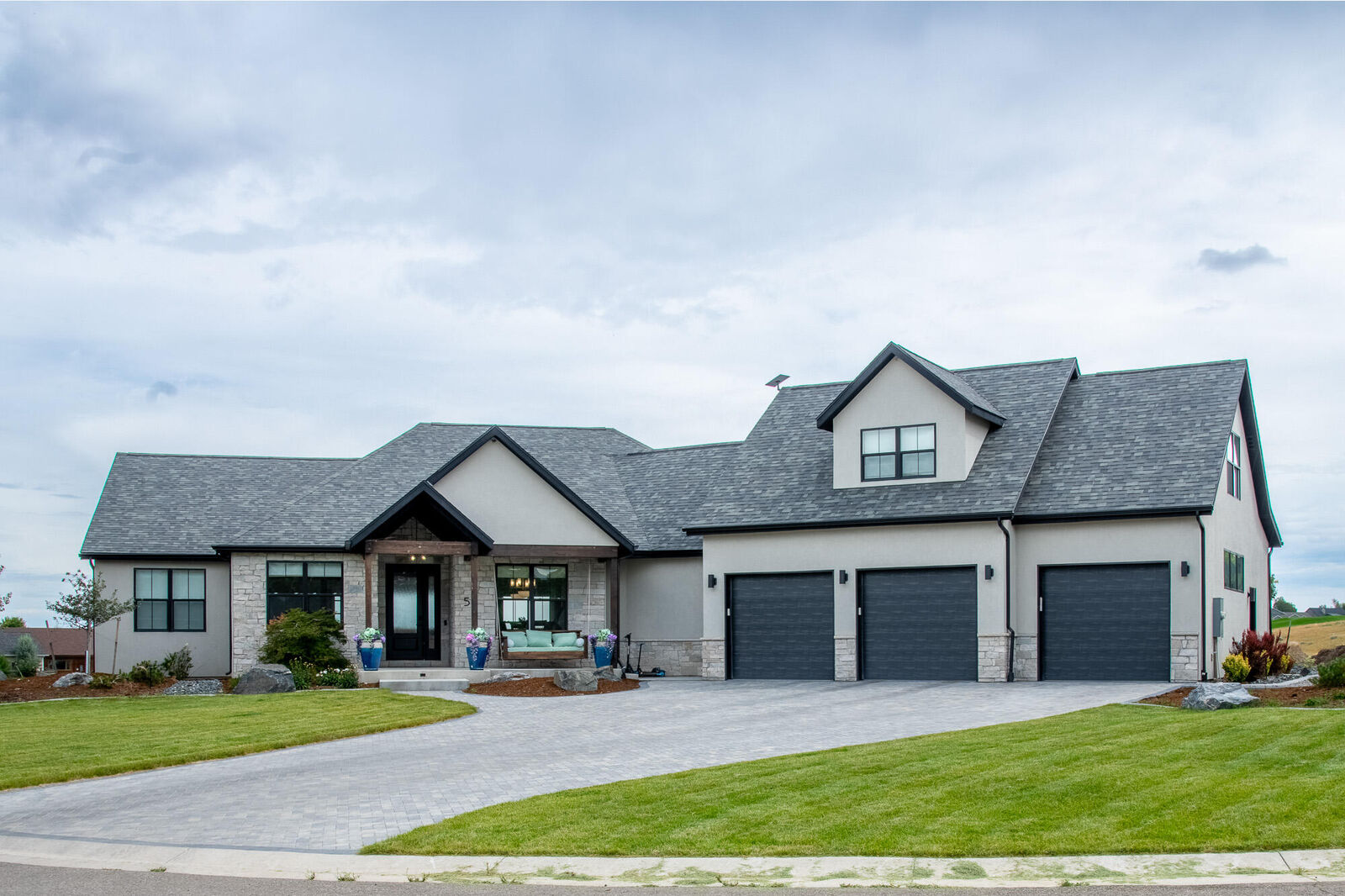 Property Photo: 5 Dundee Cove WY 82801
