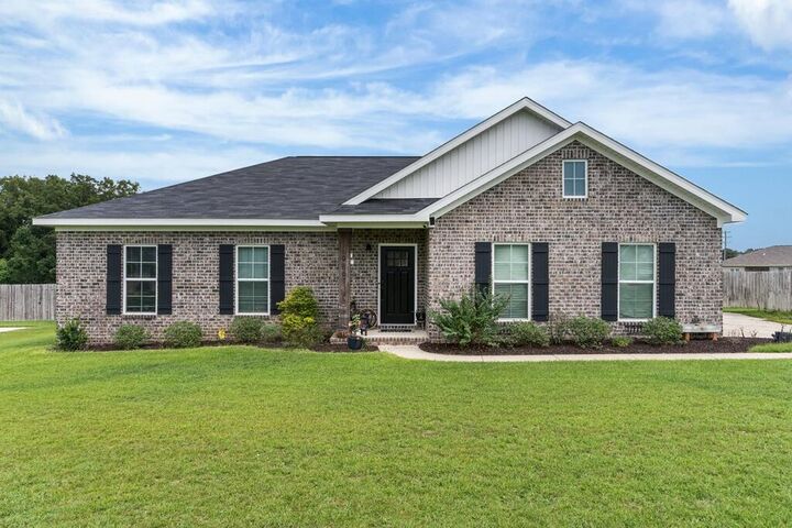 Property Photo:  9861 S Park Avenue  AL 36301 