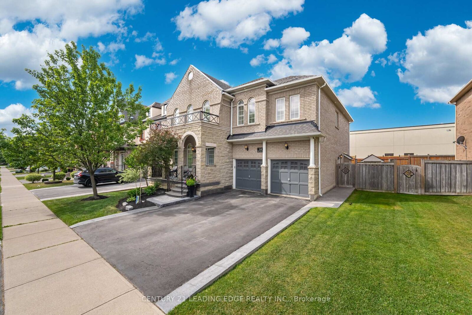 Property Photo:  34 Royal Links Circle  ON L6P 2Z9 