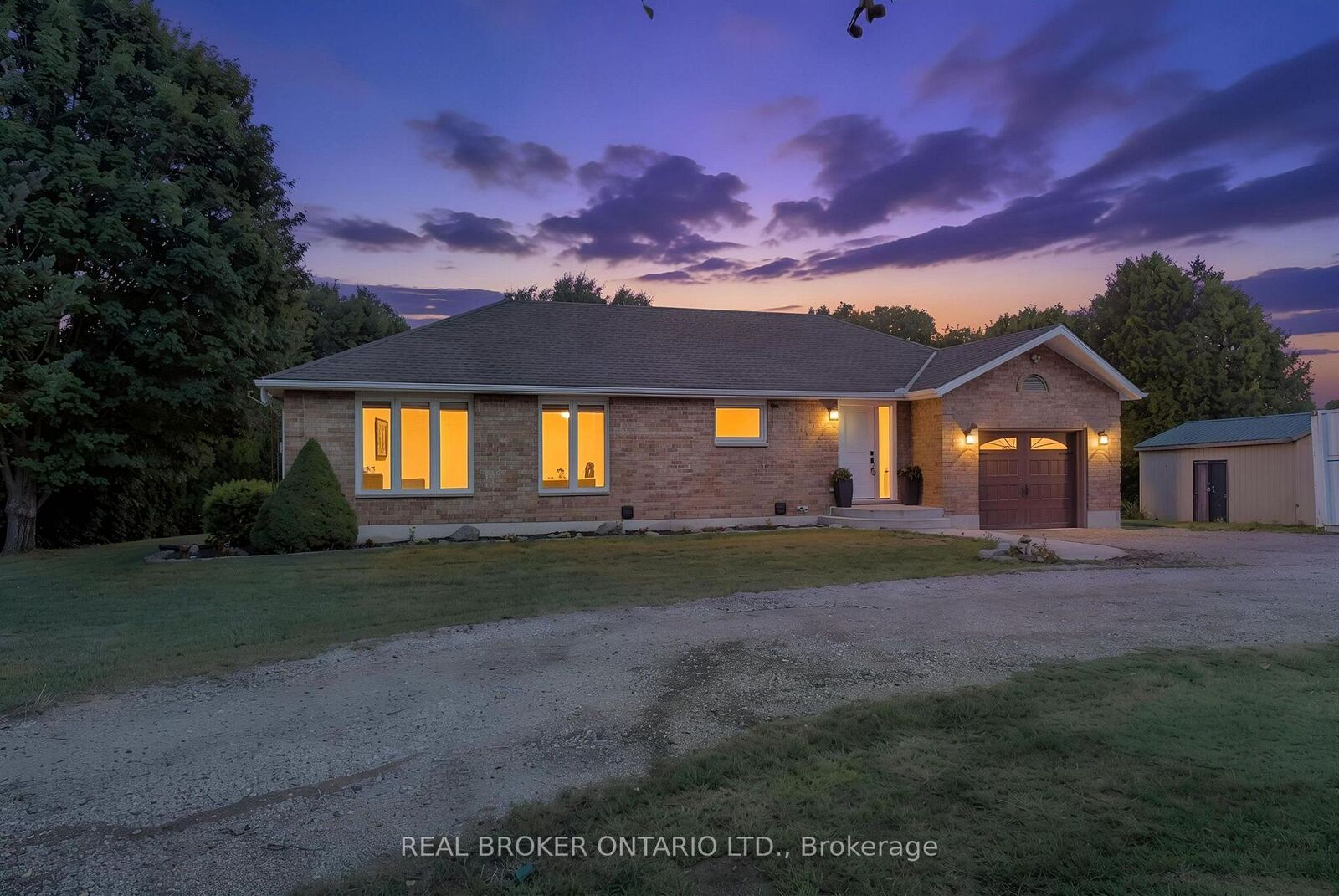 Property Photo:  553 Norfolk County Road 21 N/A  ON N0E 1G0 