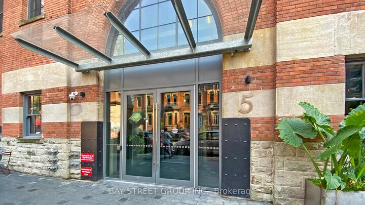 Property Photo: 5 St. Joseph Street 3905 ON M4Y 0B6